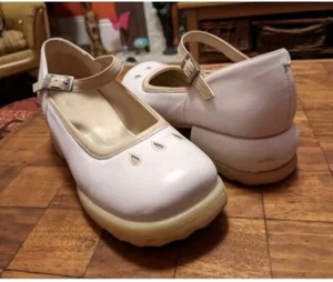 JOHN FLUEVOG UNITY MARY SHOES 7.5 WhiTe LeaTheR aimee - Picture 1 of 2