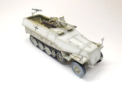 Dragon Armor 60384 1:72 Sd.Kfz.251/10 Ausf.D w/Base Unidentified Unit 1942  - Image 1 of 4