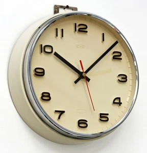 Vintage 25cm Metamec Wall Clock - Retro Mid Century Style 1970s Kitchen Clock - Picture 1 of 4