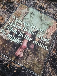 Angry Minnow Flanellhemd Splatter Walk Barfuß Listen To The Wind Drink Magic - Bild 1 von 9