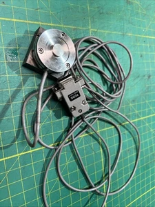 Celda de carga de compresión de botón de carga de bajo perfil Transducer Techniques LBC-10K - Imagen 1 de 3