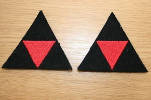 PAR DE SIGNOS DE FORMACIÓN DE INFANTERÍA BRITÁNICA 3A DIVISIÓN DE INFANTERÍA SEGUNDA GUERRA MUNDIAL - Imagen 1 de 1