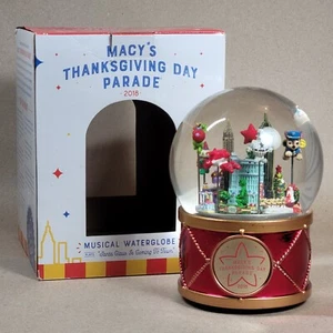 Rare 2018 Macy’s Thanksgiving Day Parade Musical Snow Globe Waterglobe HTF - Picture 1 of 12