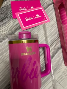 Barbie x Stanley 40oz FlowState Quencher H2.0 Tumbler Limited Edition New in Box - Picture 1 of 2