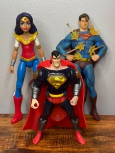 Figuras de DC Comics: Hero Girls Wonder Woman, Invulnerable e Iluminado Superman '96 - Imagen 1 de 11