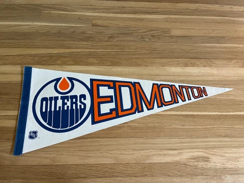 NHL Edmonton Oilers Vintage Circa 1982-83 Team Logo Hockey Pennant Cover