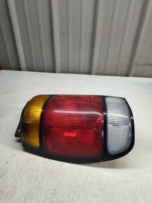 🔥1995-1997 FORD EXPLORER/MERCURY MOUNTAINEER LANTERNA TRASEIRA DIREITA P/N F57B-13B504-A - Imagem 1 de 4