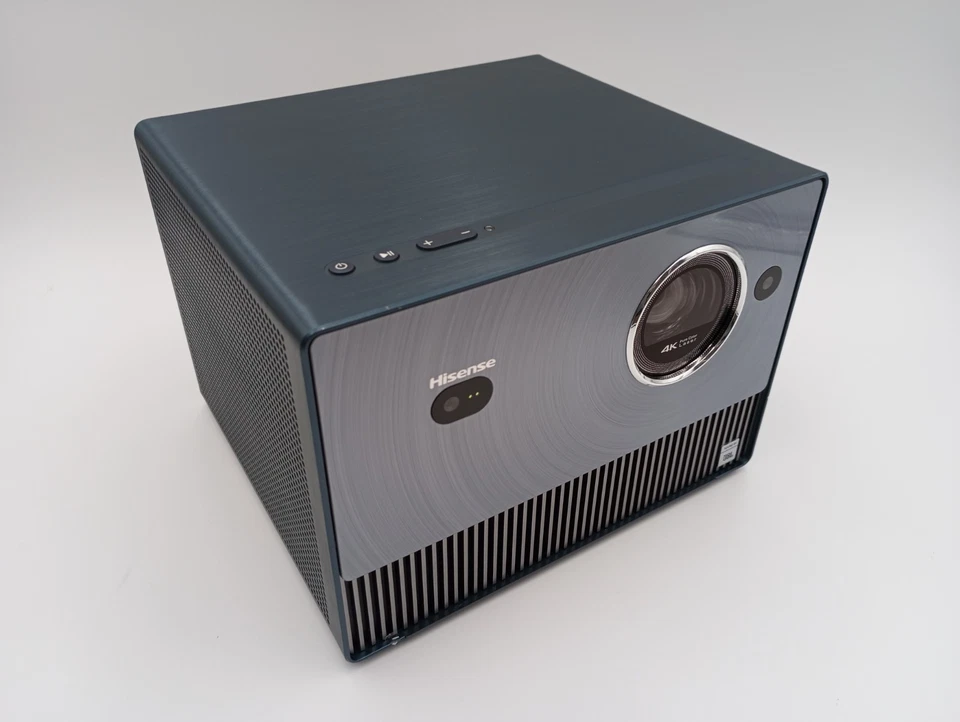 Mini Proyector Láser Hisense C1 UHD 4K 1600 ANSI lúmenes NO FUNCIONA LA WIFI - Imagen 1 de 3