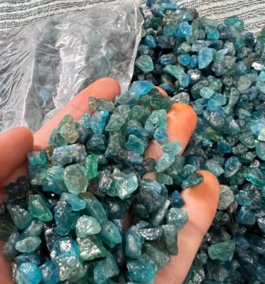 100 kt natürlicher himmelblauer Paraiba Turmalin grob facettiert lose Edelste... - Bild 1 von 4