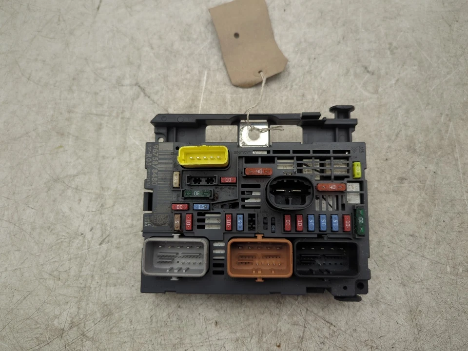 2011 PEUGEOT 308 S SW HDI 92 Fuse Box - Image 1 of 4