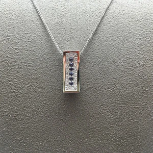 GIROCOLLO RECARLO, ciondolo con diamanti, zaffiri blu e oro bianco 18 Kt ( 750 ) - Foto 1 di 1