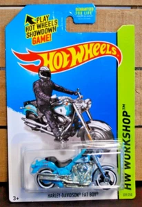 HOT WHEELS 1/64 DIECAST MOTORCYCLE HARLEY DAVIDSON FAT BOY BLUE ©2013 ISSUE - Picture 1 of 1