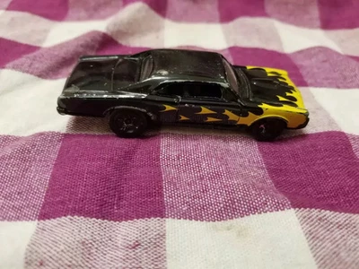 1996 HOT WHEELS-1/64 Diecast ’67 Pontiac GTO Car Black Yellow Flames - Immagine 1 di 4