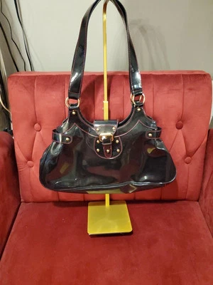 Bolso Max New York Negro Rojo Costuras Imitación Charol Hebilla Foto 1 de 4