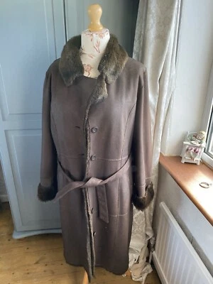 ladies Gerard Darel brown reversable coat size 44 pre owned  - Image 1 of 4