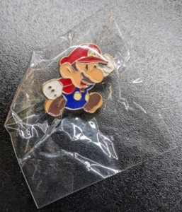Nintendo - Super Mario Bros. - Jumping Mario - Retro Style Enamel Pin - Picture 1 of 2