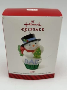 Hallmark 2014 Papá Muñeco de Nieve Cupcake Familia Galleta Adorno de Navidad - Imagen 1 de 4