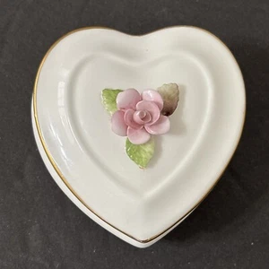 Coalport Bone China Heart Shaped Trinket Box with Raised 3 D Rose England - Picture 1 of 5
