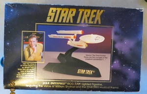 Star Trek USA Enterprise NCC-1701 beleuchtete Figur MUSIK & CAPT. Kirks Stimme - Bild 1 von 4