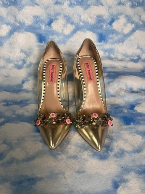 Betsey Johnson Gold & Acrylic  Gem Floral Embellished Heels size 7.5 - Image 1 of 4