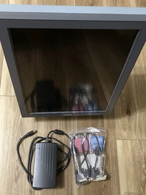 Barco E-3620 20.8" IPS TFT pixels Medical Greyscale Monitor - Image 1 of 4