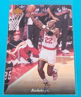 1995-96 Upper Deck #56 Clyde Drexler Houston Rockets BASKETBALL Card K6 - Image 1 of 2