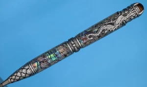 Penna Twist The Grey Ghost Dragon in peltro antico iridescente conchiglia Paua Abalone - Foto 1 di 10