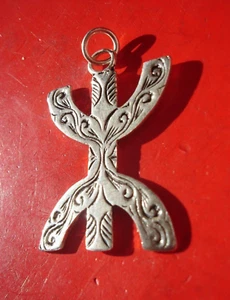 SILVER Moroccan engraved zeed Amazigh Tifinagh alphabet pendant/pendant L32 mm - Picture 1 of 6