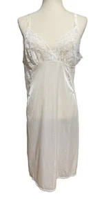 "Busto de colección estrella de cine 34"" laterales de encaje blanco brillante deslizamiento completo nailon sedoso años 70" - Imagen 1 de 9