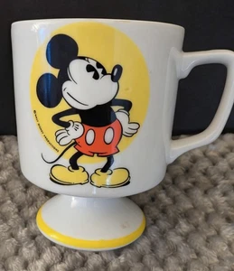 Disney Productions Mickey Mouse 12 Unzen Keramik Standfuß Becher. Geringer Versand - Bild 1 von 2