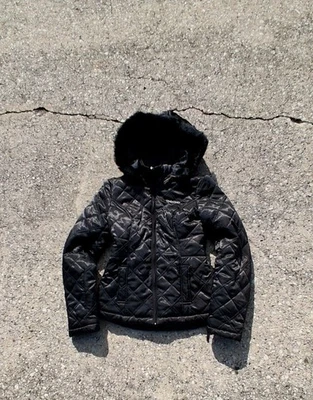 Chaqueta acolchada negra Bebe Y2K plumón de ganso forro de piel de conejo Foto 1 de 4