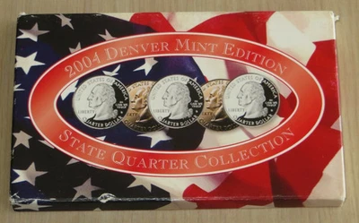 A COMPLETE 2004 D Five Coin "Brilliant Uncirculated" State Quarter Set Box & COA - Image 1 of 2