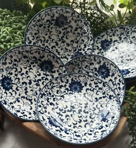 Set of 8 Blue and white floral plates - Picture 1 of 10