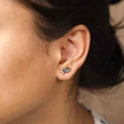 Aretes de piedras preciosas de labradorita natural pavé de diamantes de oro amarillo sólido de 14 k Foto 1 de 4