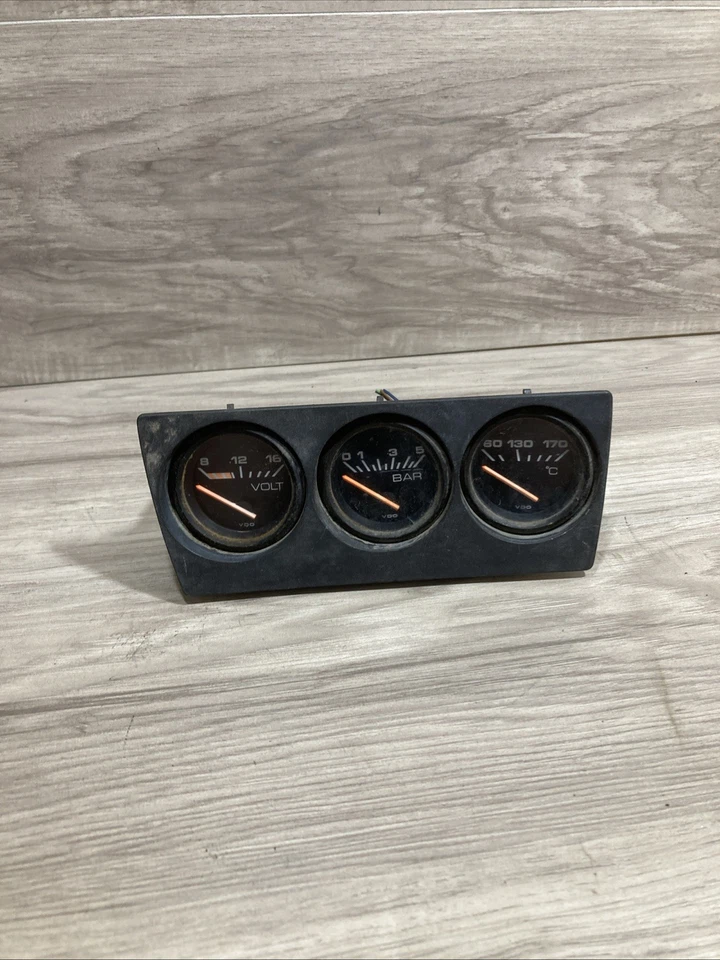 Soporte Medidores AUDI 80 B2 CUPÉ QUATTRO TIPO 81/85 8084 VDO Foto 1 de 4
