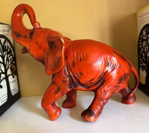 Roter Eisenelefant zum Ausstellen - Bild 1 von 3