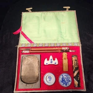 Vintage chinesische Kalligraphie Pinsel Tinte Stein Siegel Set Box - Bild 1 von 9