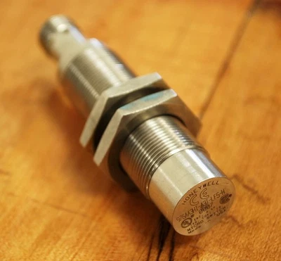 Honeywell 976AA3HI-A3T-LF5-H Micro Switch Inductive Proximity Sensor - USED - Image 1 of 4