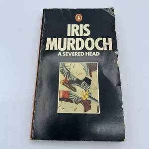 Vintage 1984 A SEVERED HEAD by Iris Murdoch Penguin Mass Market Paperback Book - Imagen 1 de 5