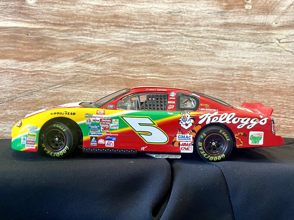 Terry Labonte #5 Kellogg's Tony 2000 Chevrolet Monte Carlo Action 1:24 7,500 - Image 1 of 1