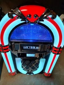Victrola Jukebox VJB-125 Retro Desktop Bluetooth W/CD, FM Radio, Lights AUX - Picture 1 of 17