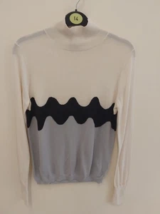 Jersey Marimekko X Uniqlo Talla Pequeña Gris Crema Estampado Cuello Alto 50% Lana - Imagen 1 de 3