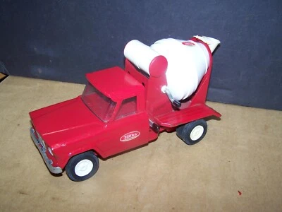 Vintage TONKA Jeep Truck - No. 52110 - Red/white- toy cement truck - Image 1 of 4