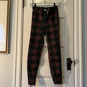 DIVIDED H&M HIGH WAIST TARTAN PLAID CHECK pant RED BLACK Juniors Size 2 - Picture 1 of 3