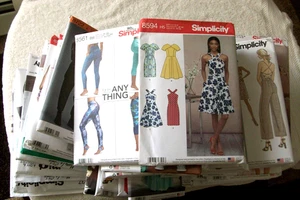 Big Lot "40 Simplicity Dress / Costume / Vintage & More Sewing Patterns" NEW - Picture 1 of 6