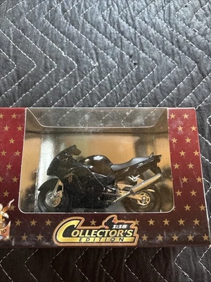 Road Signature 1:18 Scale Die-Cast Honda CBR1100XX Black  Motorcycle - Image 1 of 4