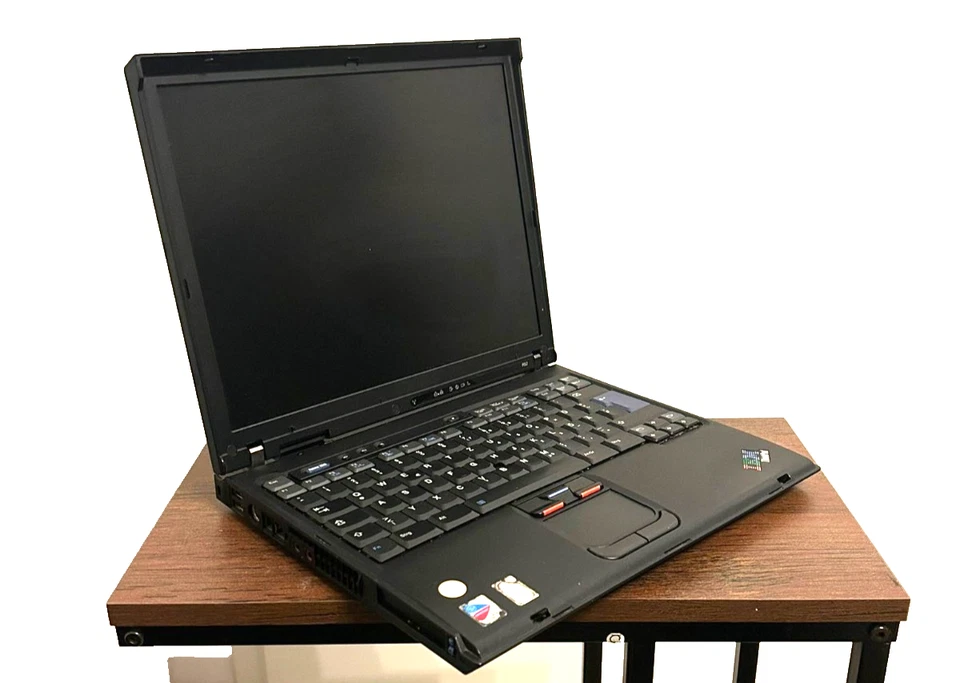 32. IBM ThinkPad R52 Type 1870 Notebook Laptop Defekt Ersatzteile Bastler Teile - Bild 1 von 4