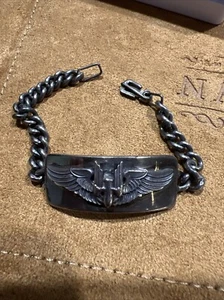 Pulsera de identificación vintage de alas de artillero y placa de la Segunda Guerra Mundial - Imagen 1 de 6
