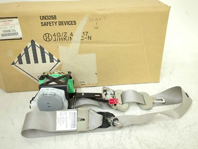 Nuevo cinturón de seguridad genuino OEM Mitsubishi 2008-2018 Montero 7000B725 gris delantero izquierdo Foto 1 de 4