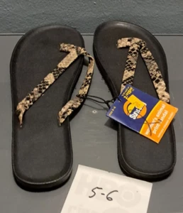 SUN & SKY WOMEN'S 1 PAIR FLIP FLOPS SIZE 56 ANIMAL PRINT TAN UG16 - Picture 1 of 2